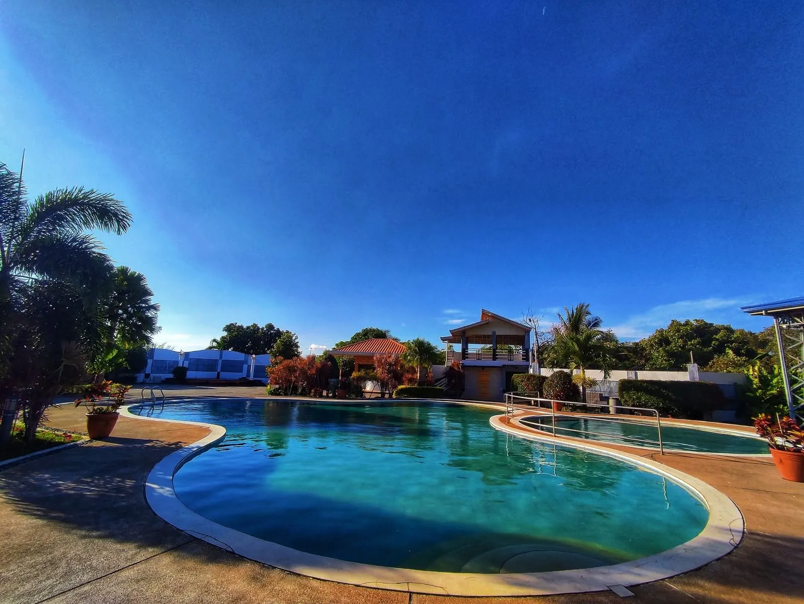 Mt. Tarak Guest House and Restaurant